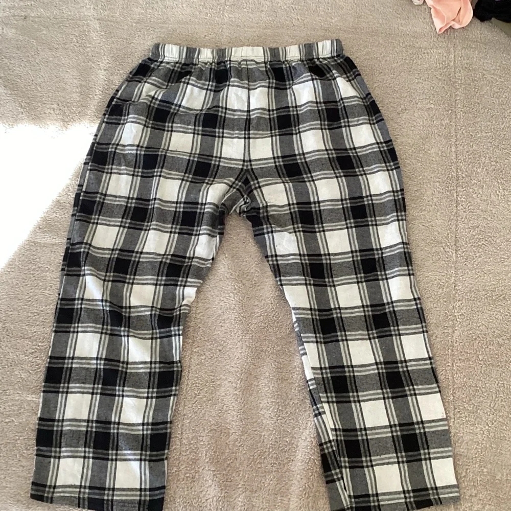 Plaid Grid Pajama Pants Black and White - Picture 5 of 5